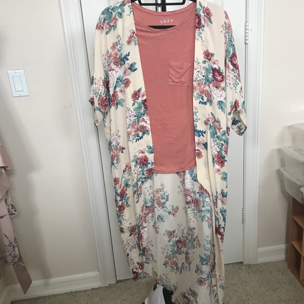 Like New! Floral kimono